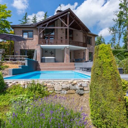 villa Faro Durbuy suites vakantiewoning met zwembad, sauna en jacuzzi